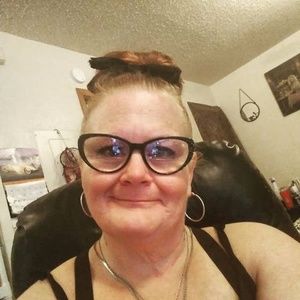 Meet your Posher, Deena